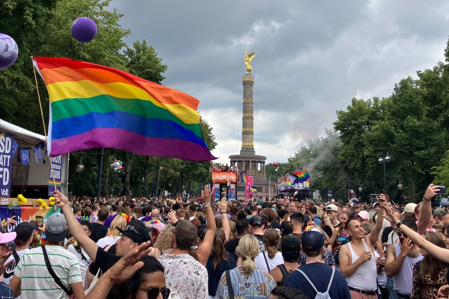 Schlusspunkt des Demo-Umzugs war die Siegessäule.