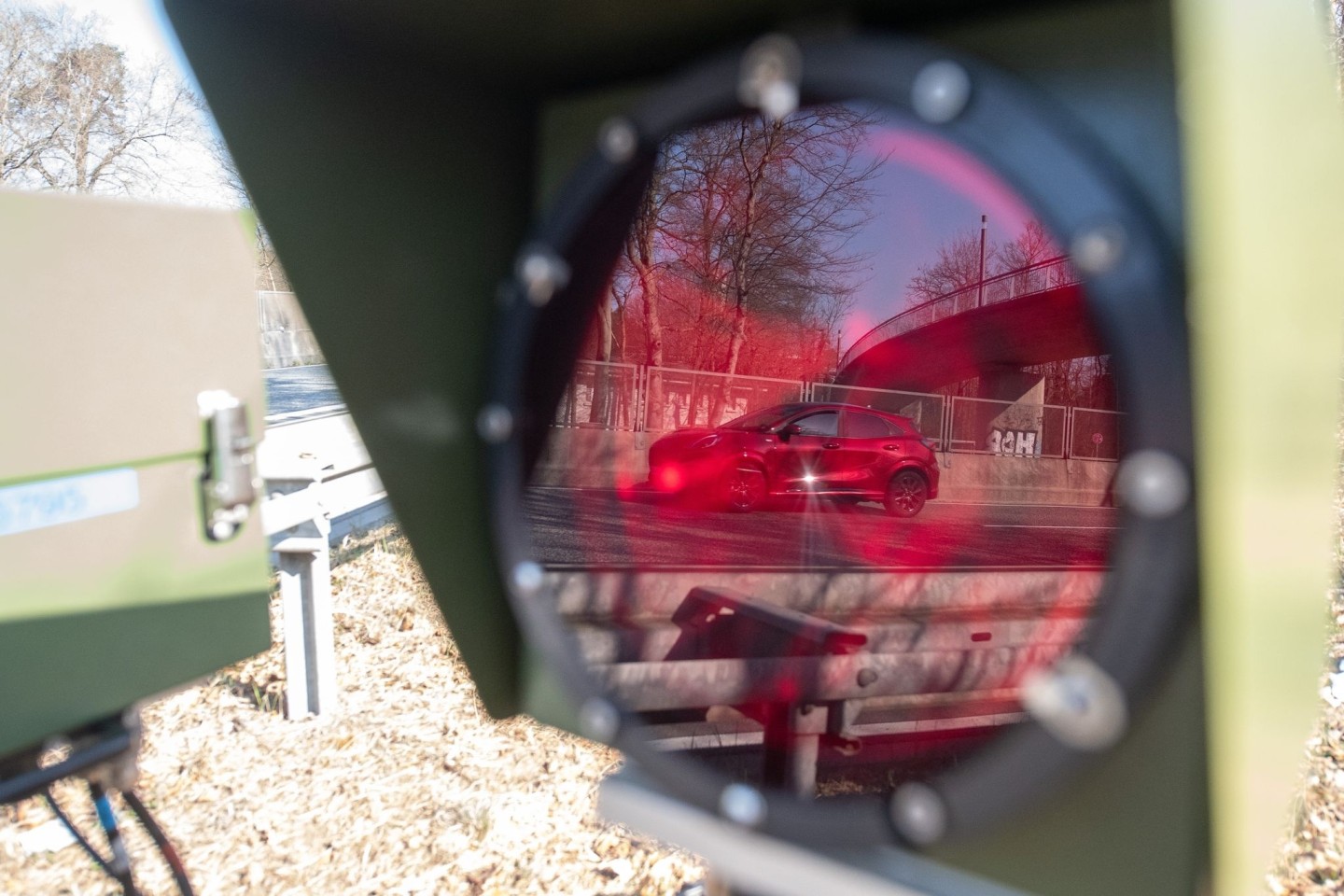 Die Polizei geht in mehreren Bundesländern gegen Temposünder vor.