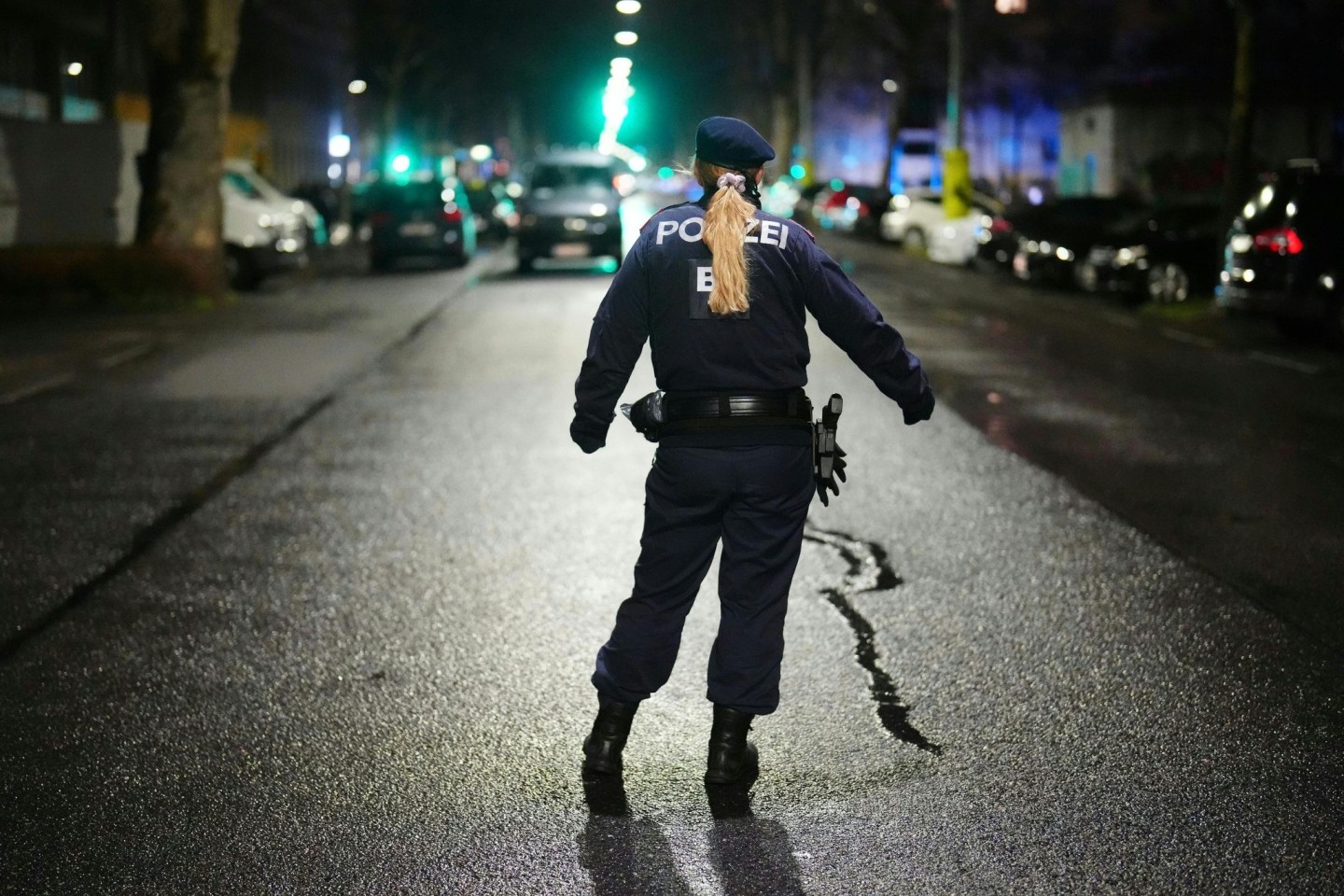 Drei Frauen sind in einem Bordell in Wien-Brigittenau tot aufgefunden worden. Ein Tatverdächtiger befindet sich in Polizeigewahrsam.