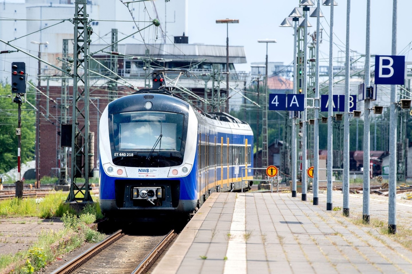 Eine S-Bahn der NordWestBahn auf dem Weg nach Bremen. (Symbolbild)