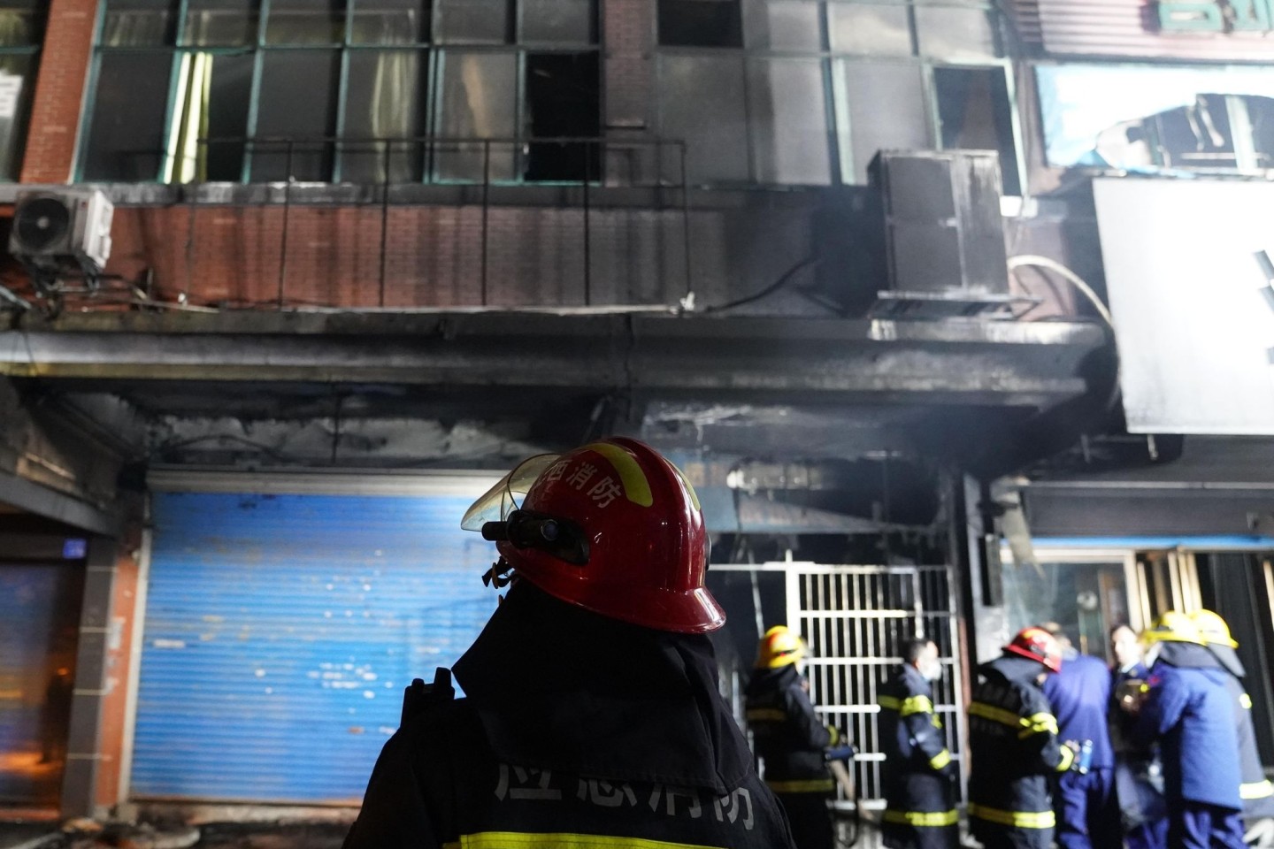 Feuerwehrleute im Einsatz.