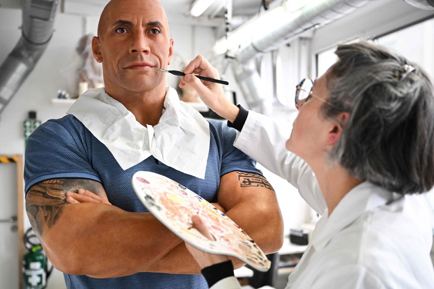 Die Wachsfigur von Dwayne Johnson wird überarbeitet.