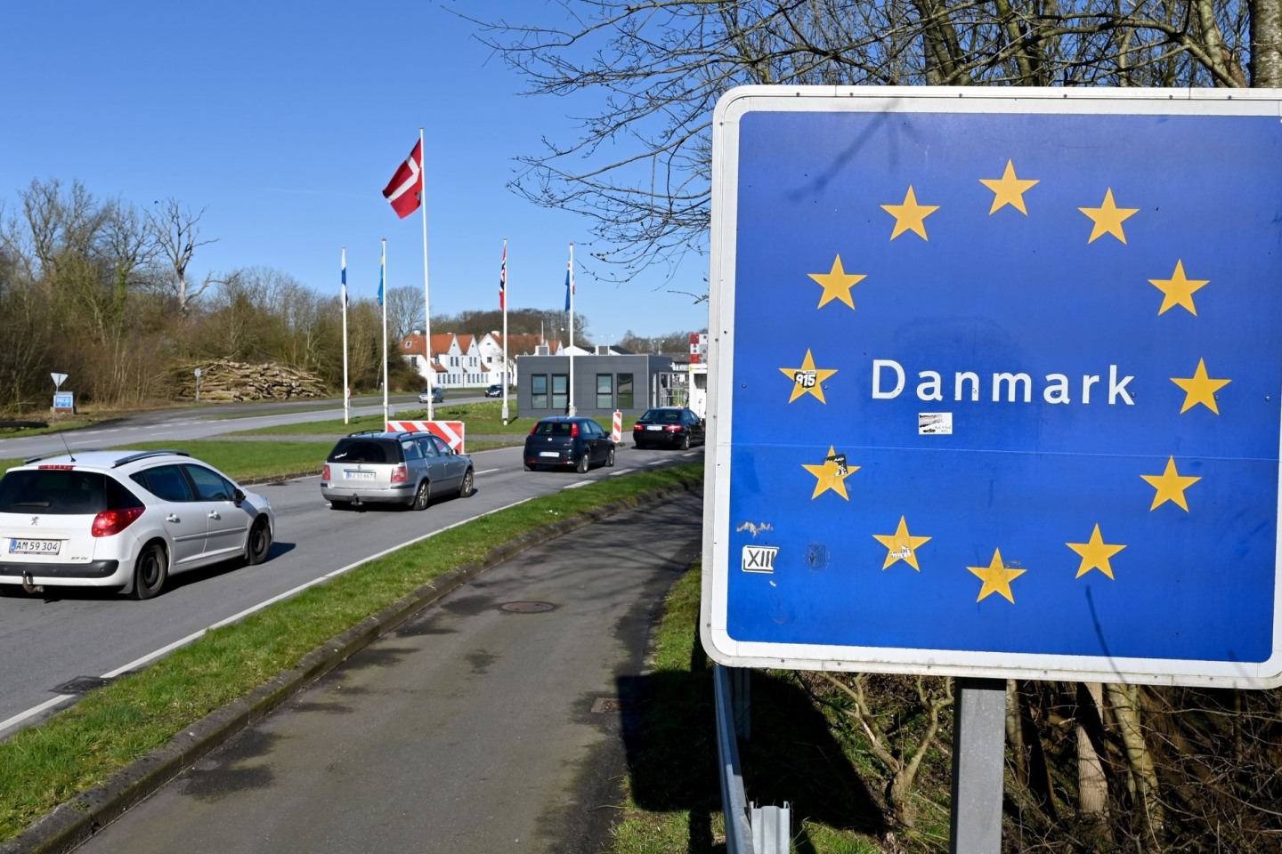 Ein Radfahrer wurde an der dänischen Grenze von der Polizei gestoppt.