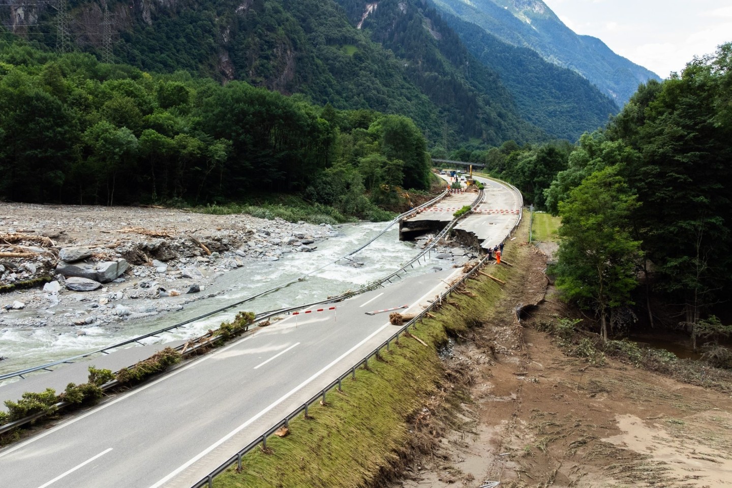 200 Meter der Autobahn A13 wurden im Rekordtempo wieder hergestellt. (Archivbild)