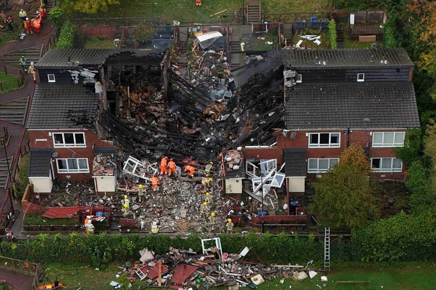 Nach der Explosion folgte ein Feuer: die zerstörte Häuserzeile in Newcastle. 