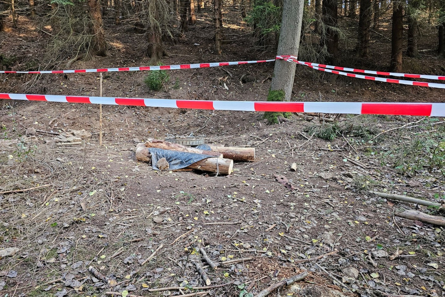 Im Zusammengang mit der Suche nach einem Mann wurde ein selbstgebauter Zylinder untersucht (Foto aktuell).