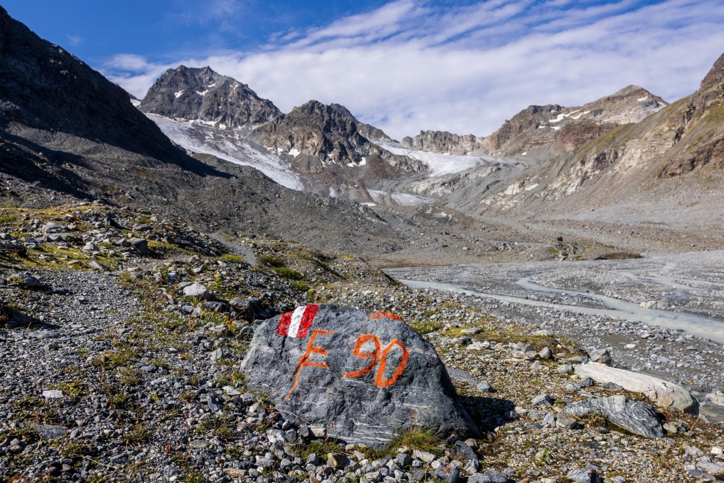 Der einst massive Eiskörper des Tiroler Jamtalgletschers.